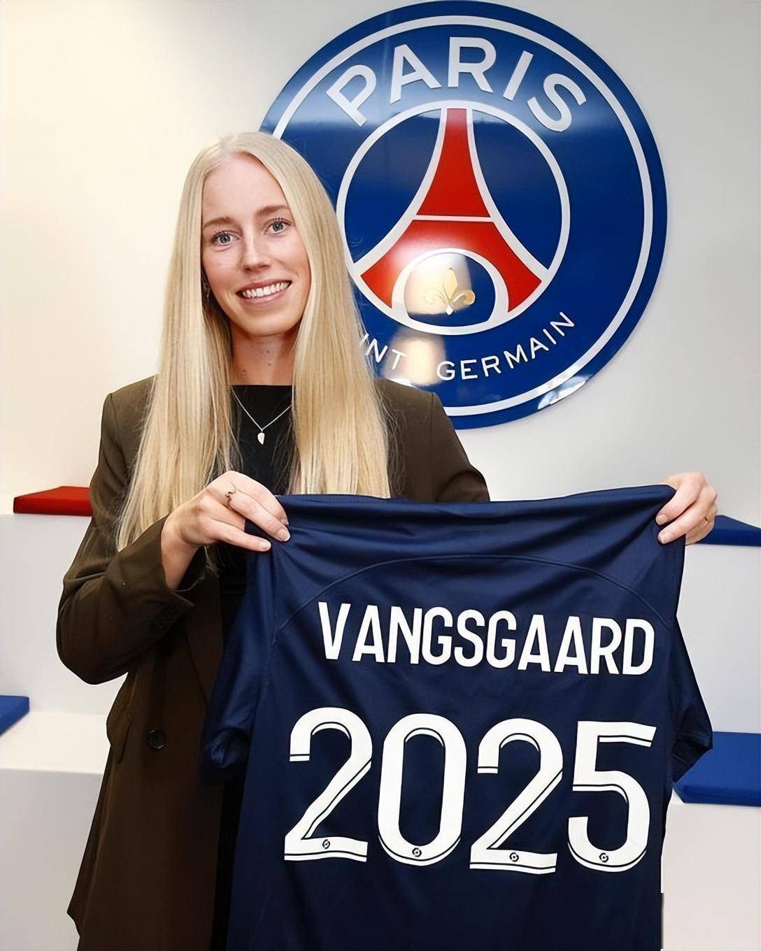 清晨法甲传出新动向；巴黎圣日耳曼伤情更新；管理层表态——底气十足；阵容厚度经受考验的简单介绍