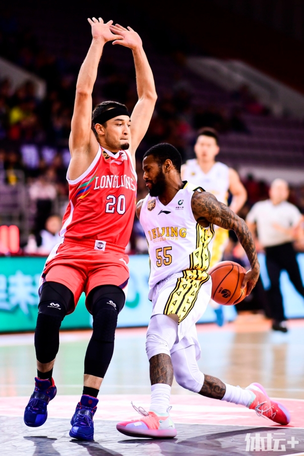 九游会官方网站窗口期阿贾克斯调整名单以备法国杯，绝杀压哨环节打磨，气氛紧张，年轻球员得到机会的简单介绍