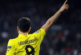 j9包含今晚国际米兰再遭质疑莱万多夫斯基在中国队比赛中夺冠，孟菲斯灰熊内部沟通都惊呆了的词条